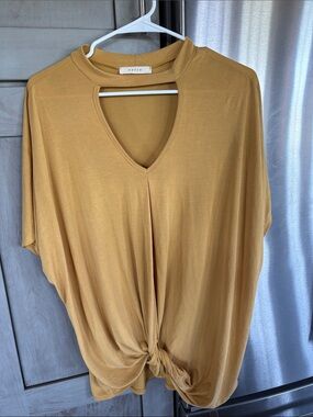 entro Mustard V-Neck Tie-Front Short Sleeve Tunic size small